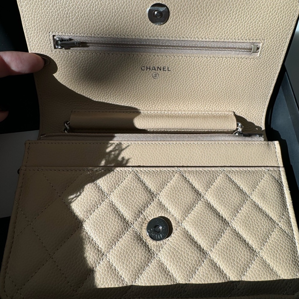 Chanel classic beige caviar quilted woc wallet on chain - Picture 3 of 8